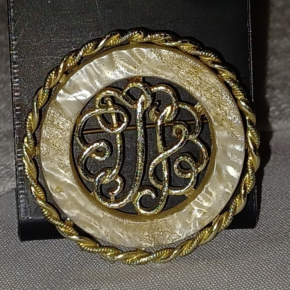 Vintage Gold and Pearl Brooch